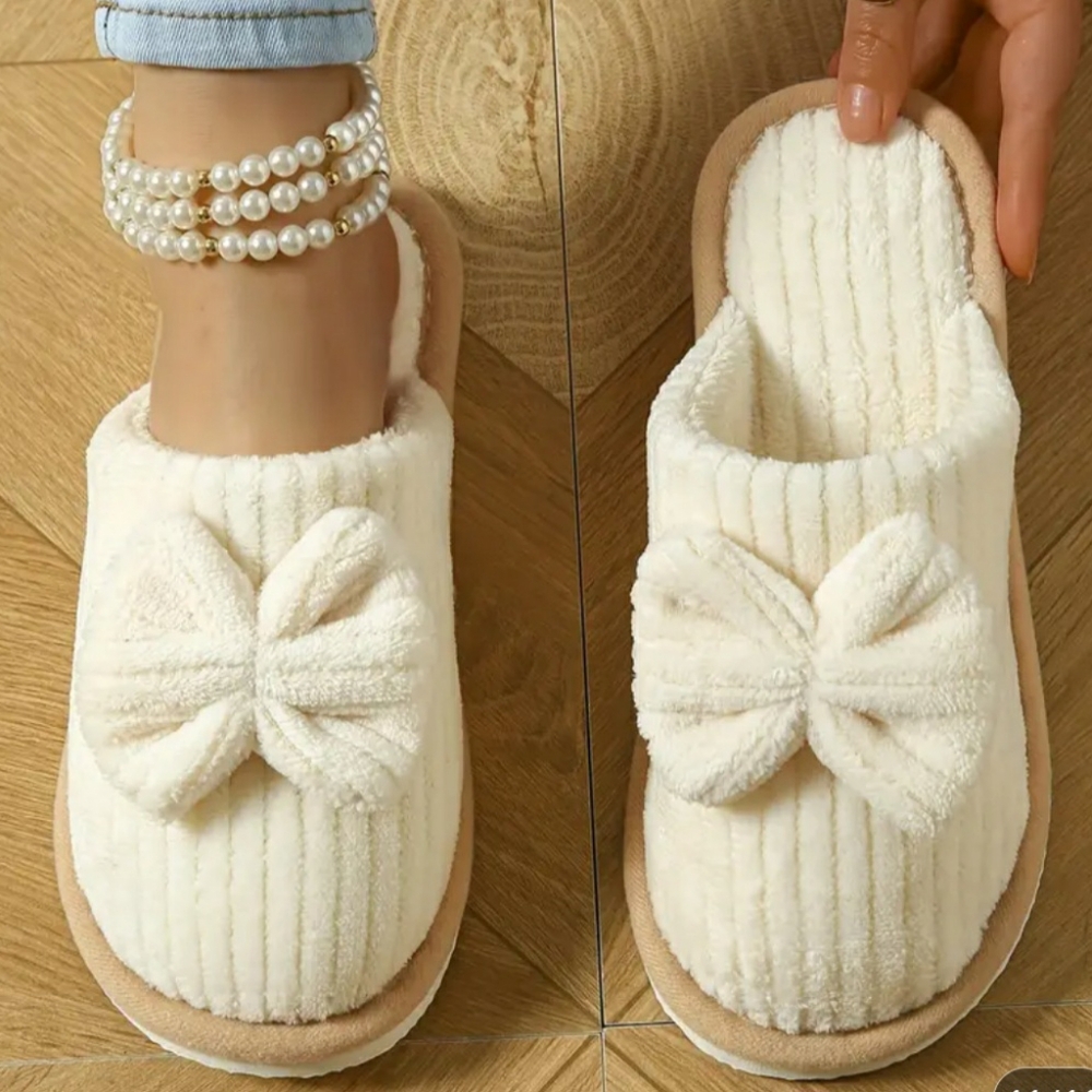 NEW Bowknot Off-White Slippers Women's Size 8-9